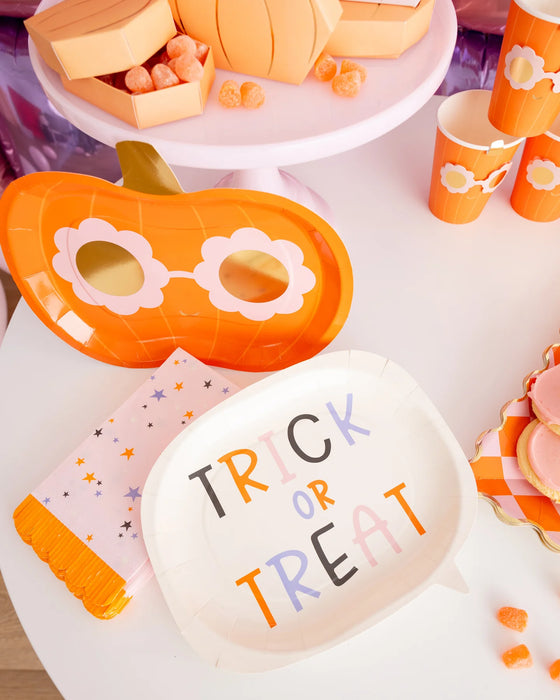 Trick or Treat Word Bubble Shaped Paper Plate