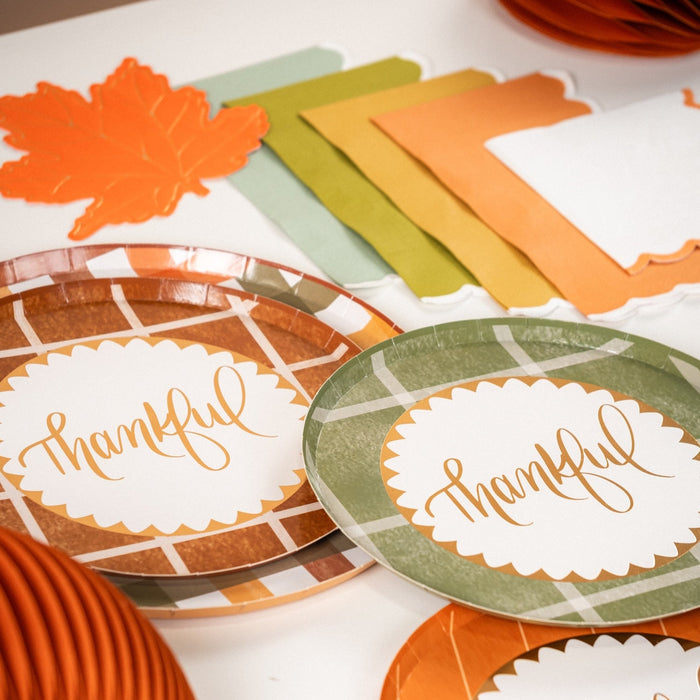 Modern Classic Scallop Beverage Napkins