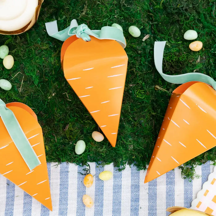 Carrot Shaped Treat Boxes - 8 Ct