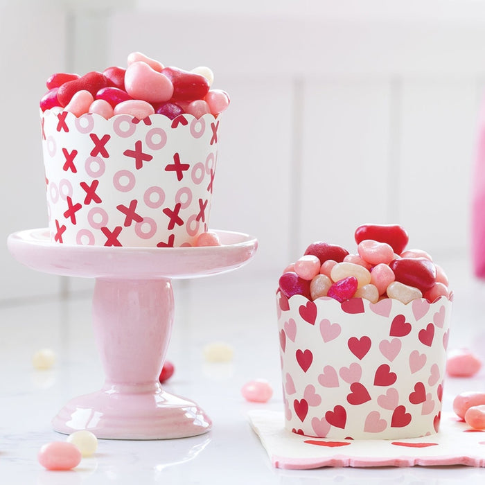 Scattered XOXO Hearts Baking Cups